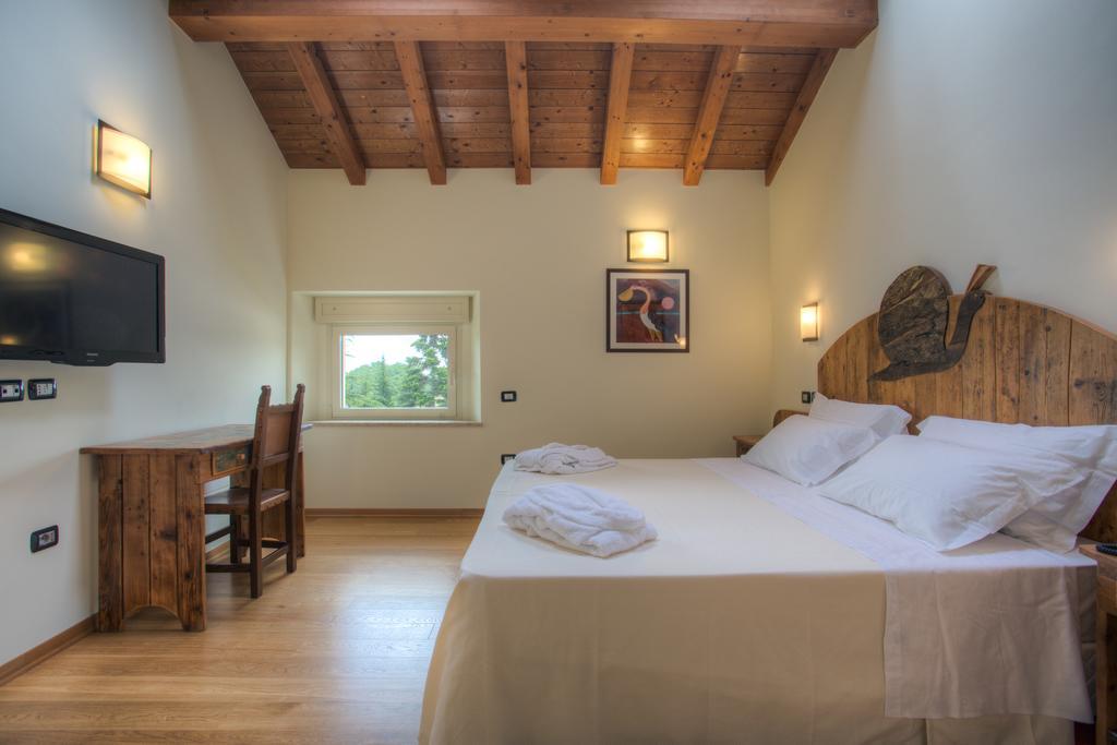 Hotel Il Duca Del Montefeltro بينابيلي المظهر الخارجي الصورة
